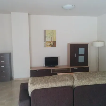 Realrent Jardines De Viveros Apartment