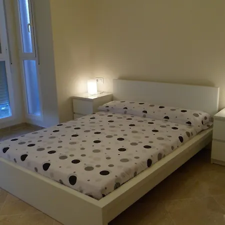 Realrent Jardines De Viveros Apartment